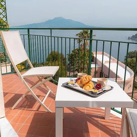 Amazing Sea&vesuvio View Couette-café *